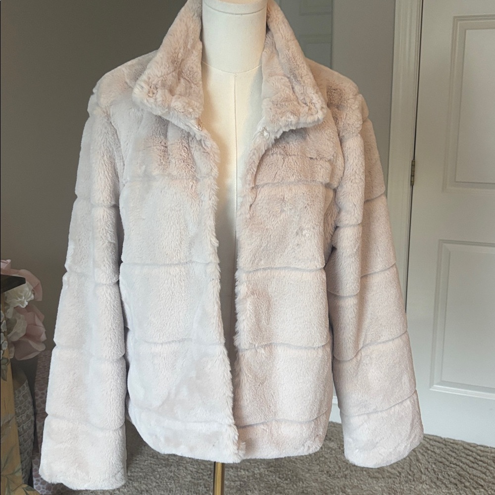 Ci Sono Faux Fur Jacket in Cream
